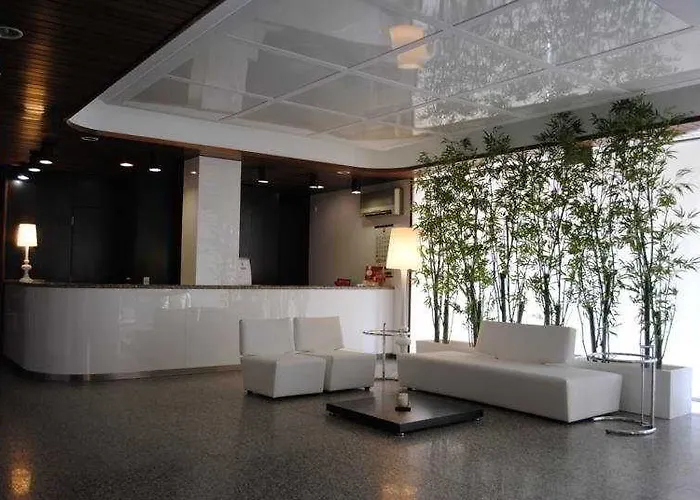 Costa De Prata 2 & 3*