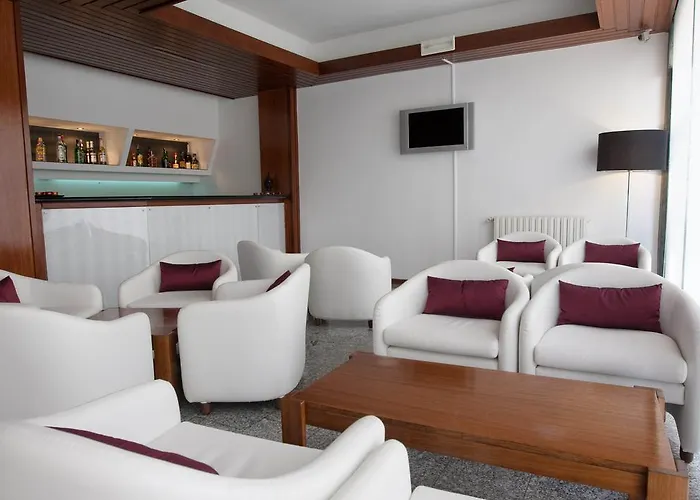 Costa De Prata 2 & 3*